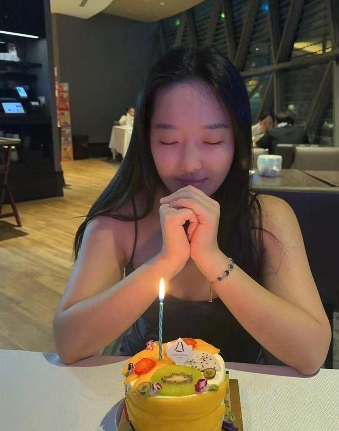 照片曝光！长得很漂亮弟弟发声！AG真人平台在三亚被咬伤的女孩(图6)
